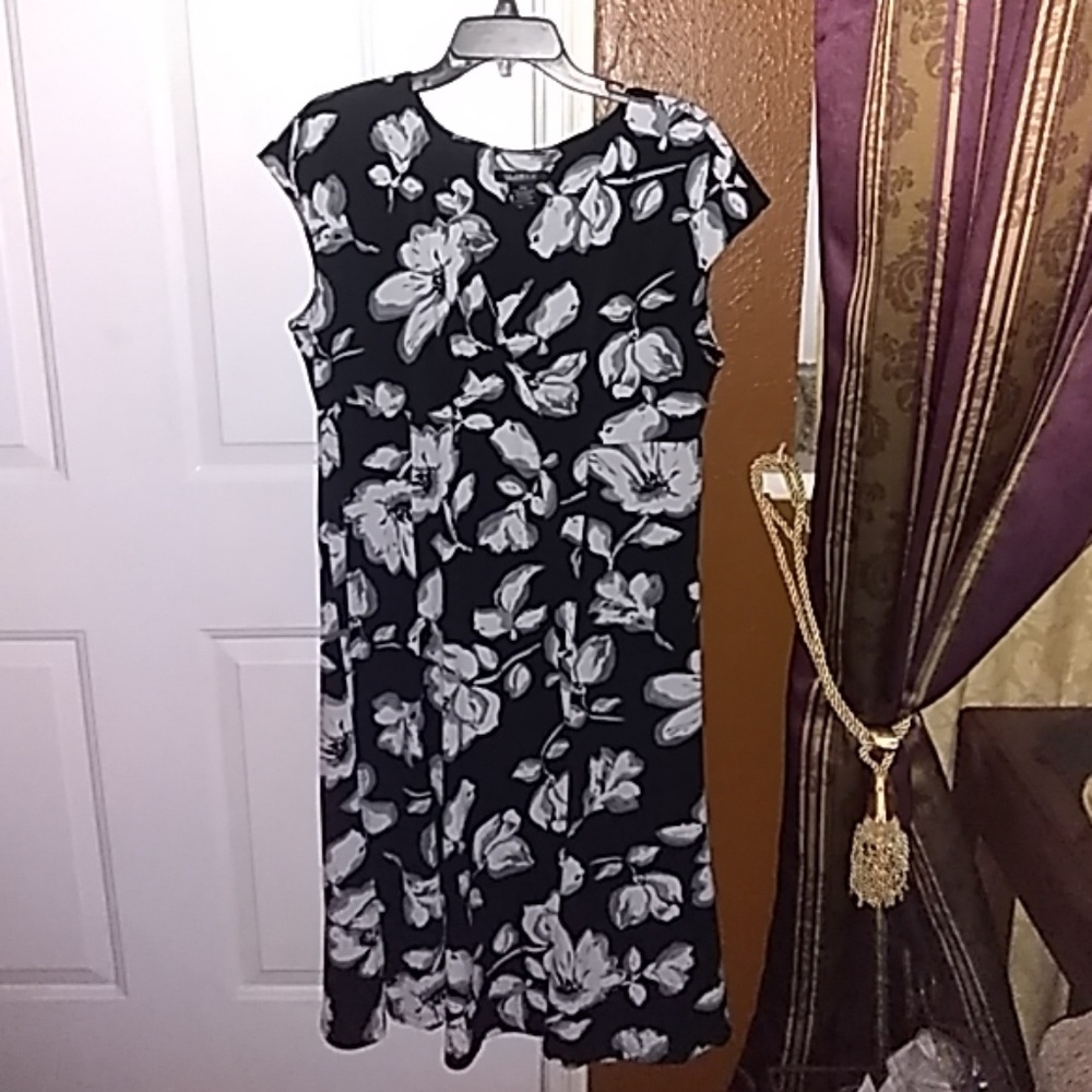 🔥ONE HOUR FLASH SALE - Cap Sleeve Dress
